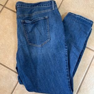 Old Navy Curvy Skinny Jeans Short inseam